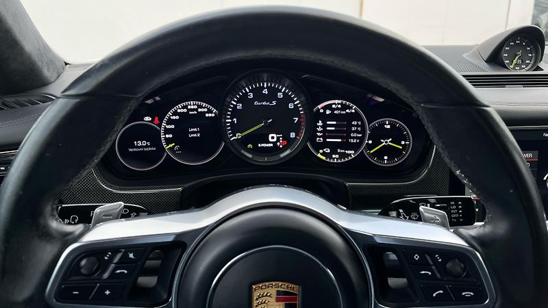 Porsche Panamera Turbo S E-Hybrid - fotka 25 z 30