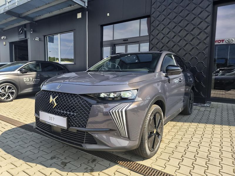 DS Automobiles DS7 (2026) PERFORMANCE LINE 1.5 BlueHDi - fotka 17 z 26