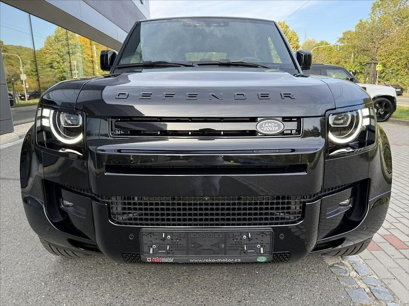 Land Rover Defender (2026) 3,0 110 X-DYNAMIC SE D250 - fotka 4 z 27