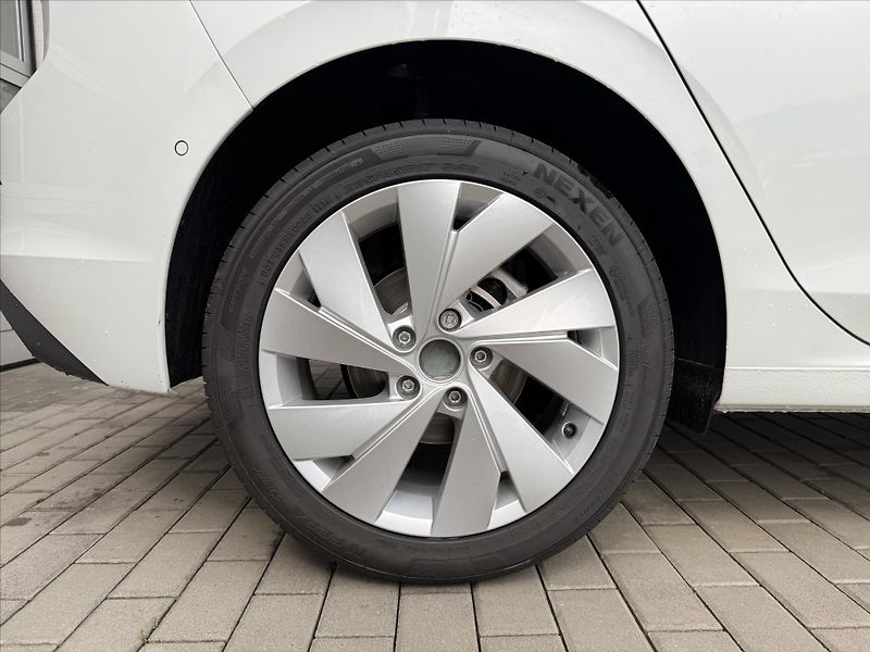 Volkswagen Golf (2026) 1,5 TSI 85kW 6G  People - fotka 10 z 17