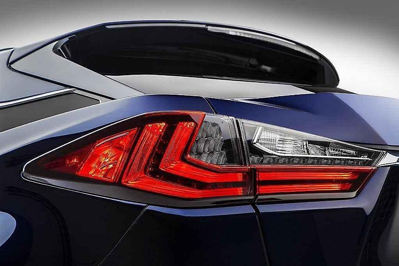 Lexus RX.