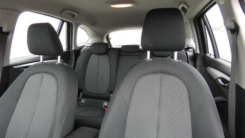 BMW X1 sDrive 18i - fotka 7 z 24