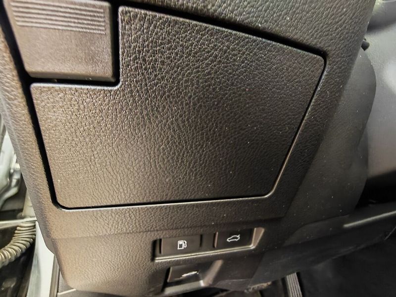 Lexus ES 300h 300h Luxury - fotka 31 z 49