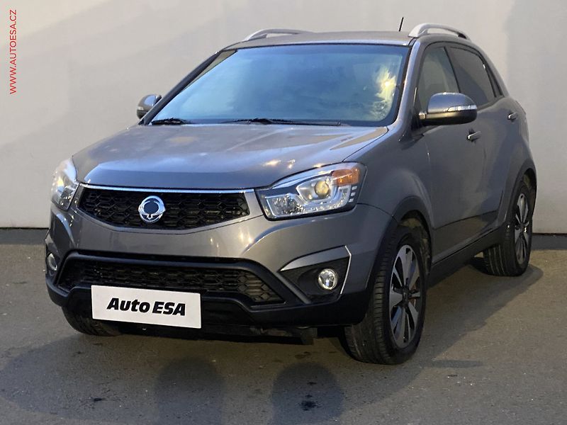 SsangYong Korando (2015) 2.0 e-XDi AWD, AC, TZ, park - fotka 3 z 17