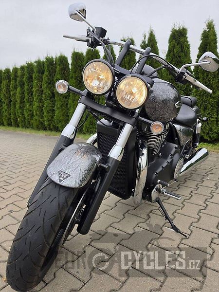 Triumph Thunderbird Storm (2013) - fotka 13 z 20