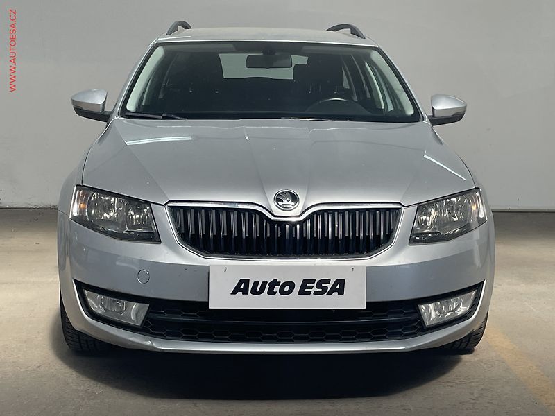 Škoda Octavia (2015) 1.6 TDi, 2.maj,ČR, AC, park - fotka 2 z 15