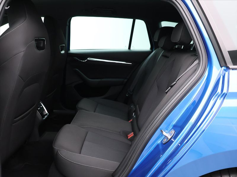 Škoda Octavia 2,0 TDI 110kW DSG Style Sport - fotka 14 z 34