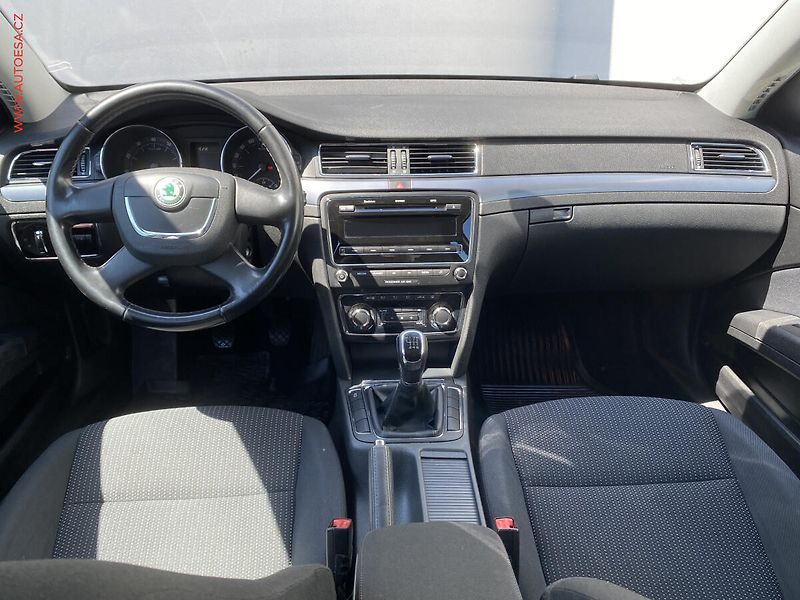 Škoda Superb (2010) 1.4 TSi, Comfort, autoAC - fotka 8 z 16