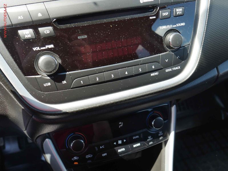 Suzuki S-Cross (2014) 1.6 VVT 4x4, Premium - fotka 11 z 15