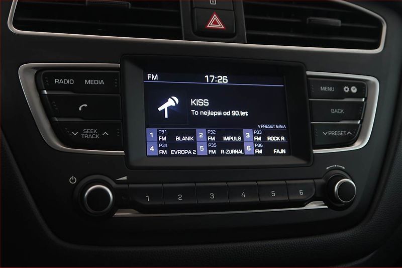 Hyundai i20 (2019) 1.2, Serv.kniha - fotka 12 z 16