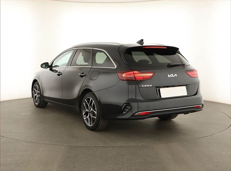 Kia Ceed (2025) 1.5 T-GDI, TOP, AUTOMAT - fotka 4 z 16