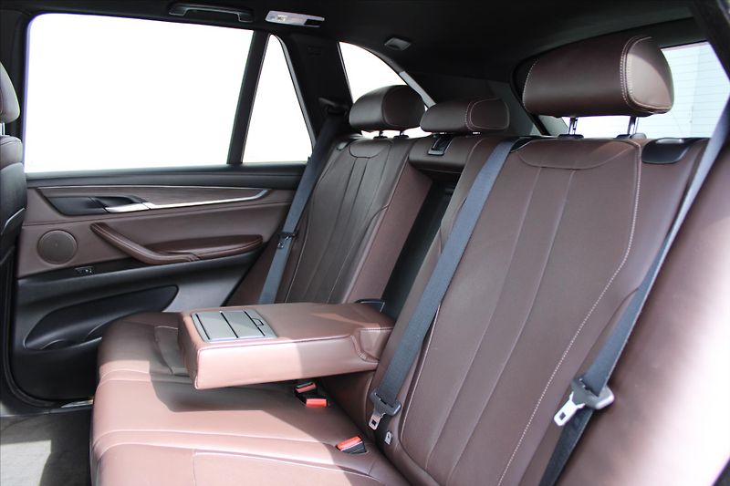 BMW X5 xDrive 30d NAVI DPH 1.MAJ ČR - fotka 12 z 26