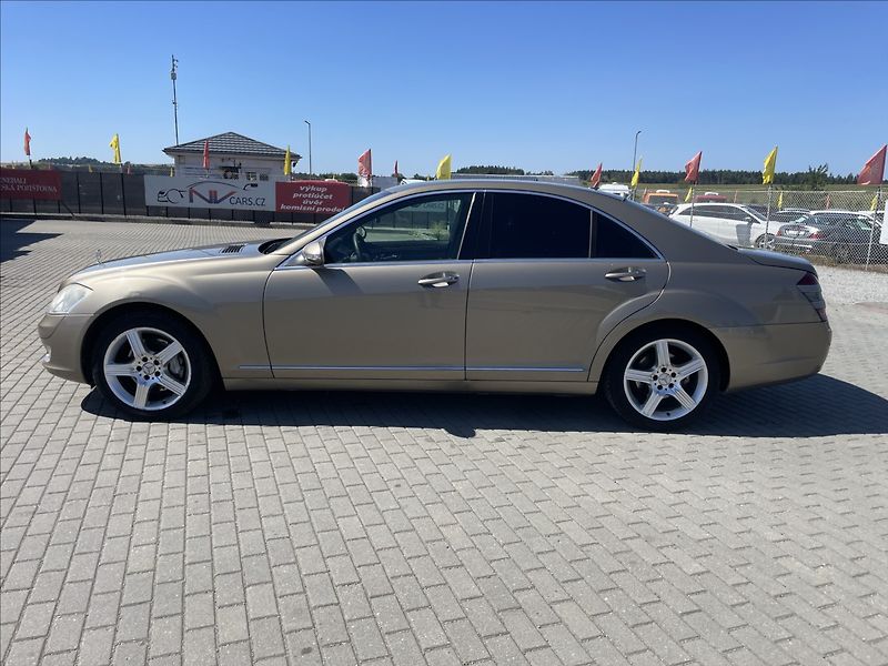Mercedes-Benz Třídy S 3,0 320CDi 155kw nutný servis - fotka 2 z 32