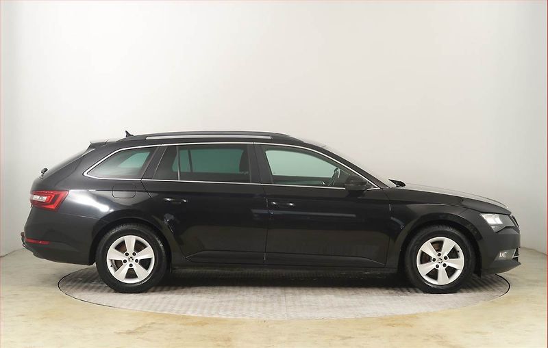 Škoda Superb (2017) Ambition Plus 2.0 TDI, Navi - fotka 6 z 21