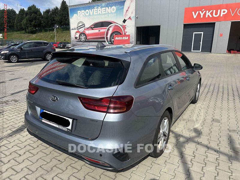 Kia Ceed (2018) 1.0T-GDi, AC - fotka 2 z 3