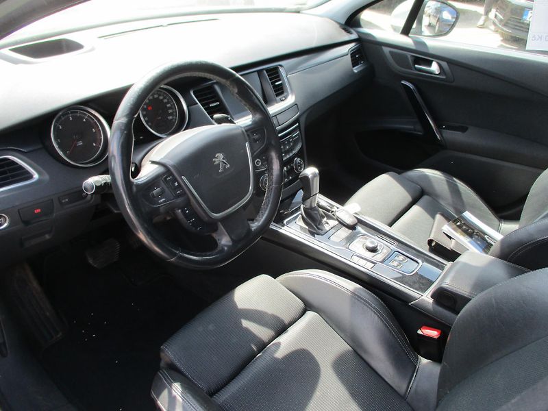 Peugeot 508 (2014) 2,0 HDi - fotka 7 z 15