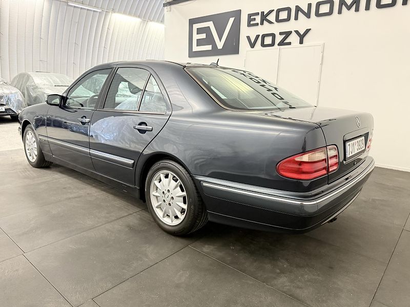 Mercedes-Benz Třídy E (2001) 280I V6 ,150kw, velmi krásný!! - fotka 6 z 35