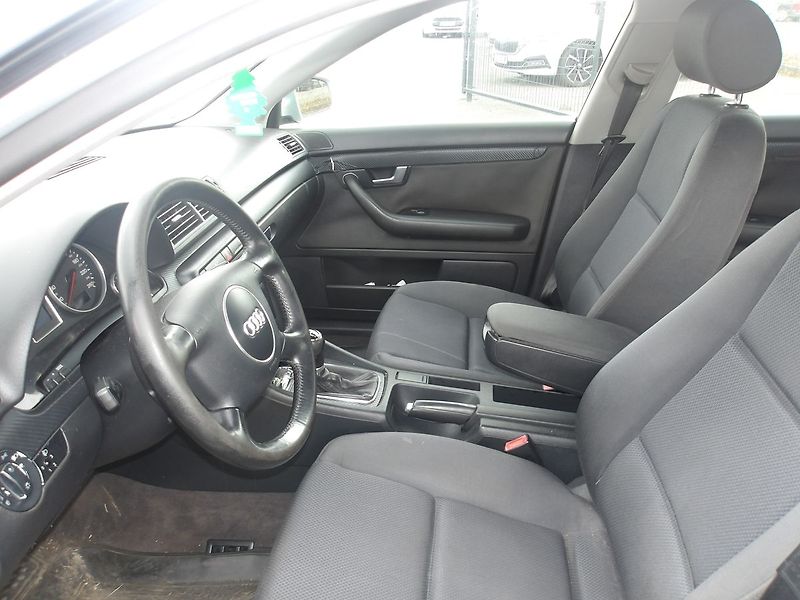 Audi A4 1,8i 110kW NOVÁ SPOJKA ! - fotka 15 z 26
