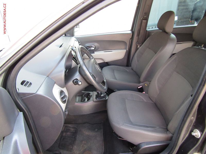 Dacia Lodgy (2013) 1.2 TCe, AC, navi, park.asist - fotka 9 z 17