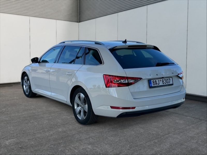 Škoda Superb 2,0 TSI 140 Style DSG - fotka 4 z 11