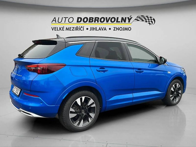 Opel Grandland Ultimate 4x4 PHEV 1.6L Turbo 8 - fotka 9 z 31