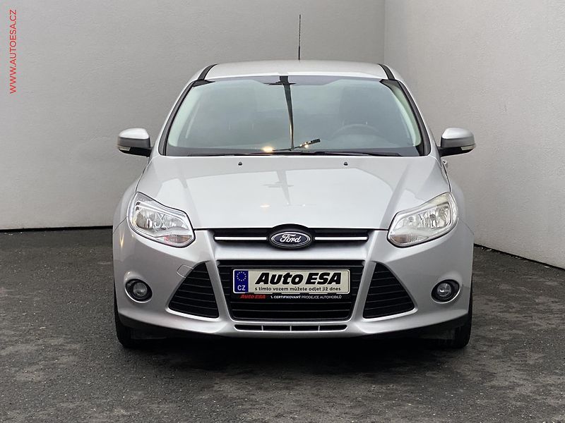 Ford Focus (2012) 1.6 Ti-VCT, Trend, AC, park. - fotka 2 z 15