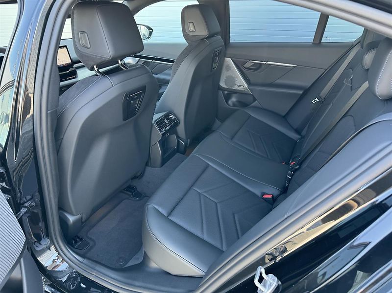BMW Řada 5 520d xDrive Sedan - fotka 10 z 15
