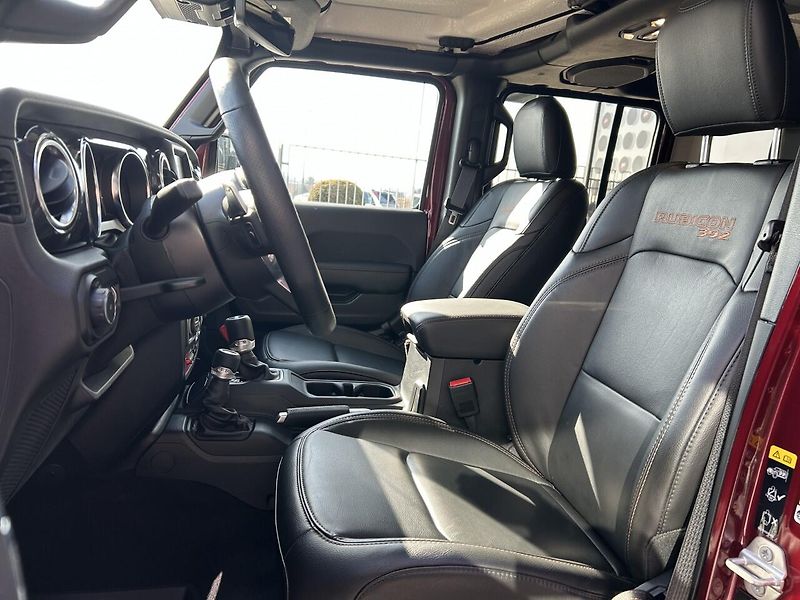 Jeep Wrangler Unlimited Rubicon 392 V8 - fotka 17 z 35