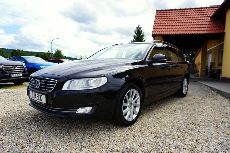 Volvo V70 (2016) MOMENTUM 2,0 D4 133 kW - fotka 9 z 64