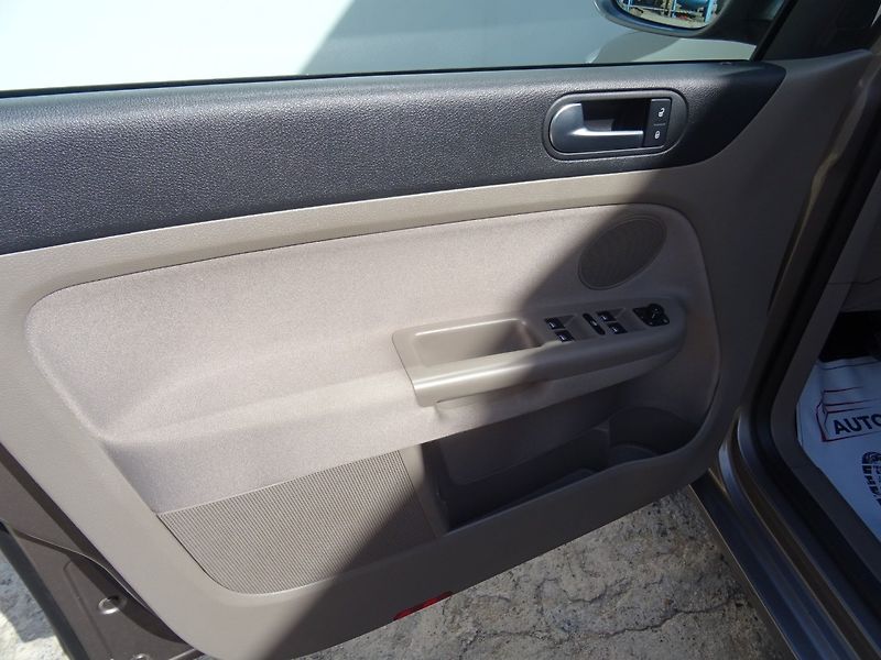 Volkswagen Golf Plus (2010) 1.4i,90kW,1maj,S.kniha,klima - fotka 16 z 23