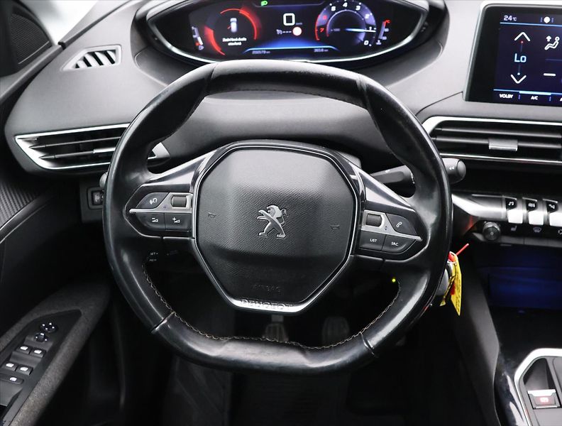 Peugeot 3008 1.2 PureTech 96kW CZ DPH - fotka 20 z 28