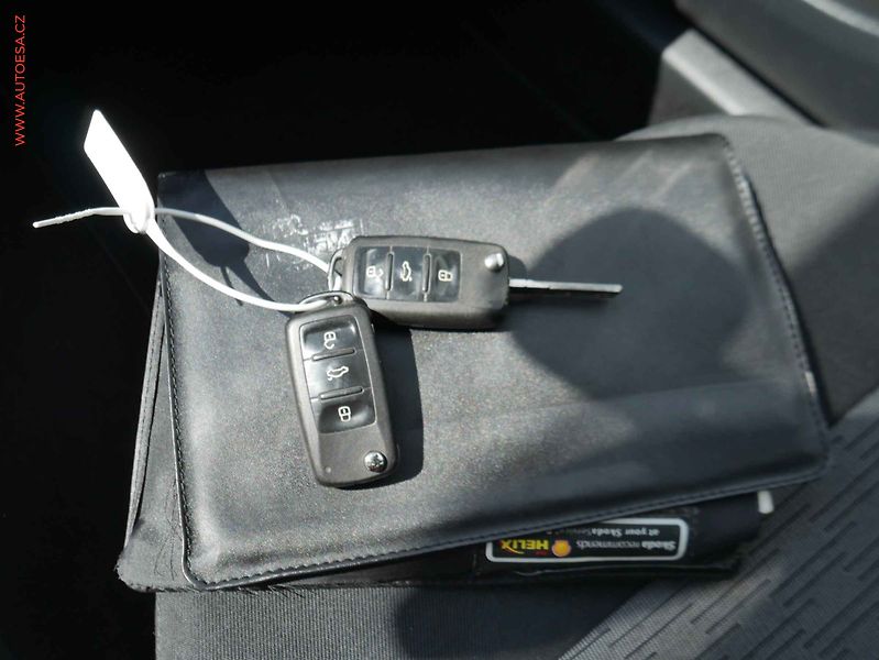 Škoda Octavia (2010) 1.4TSi - fotka 13 z 13