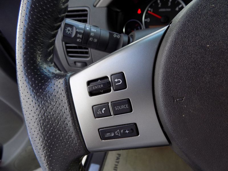 Nissan Pathfinder (2008) 2.5DCi/4x4/7.Míst/ - fotka 22 z 37
