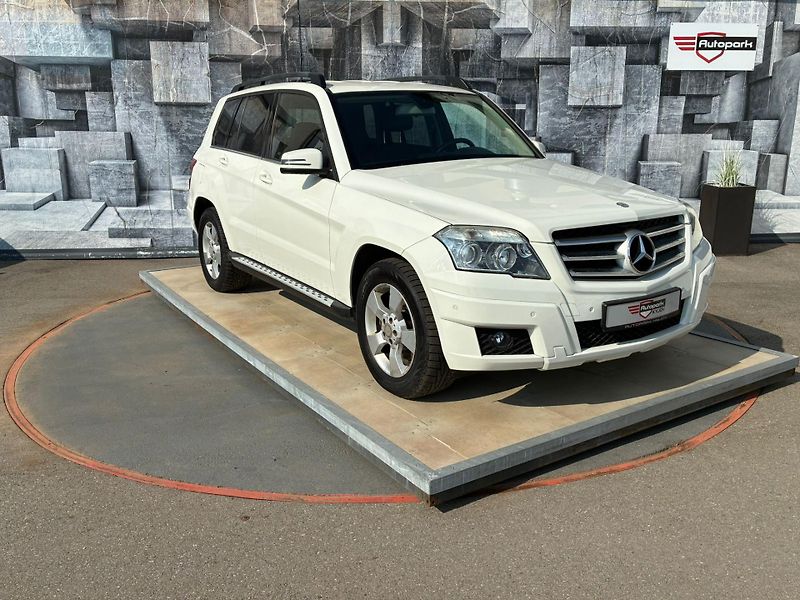 Mercedes-Benz GLK (2009) 220CDi, 125KW, 4x4 - fotka 1 z 23