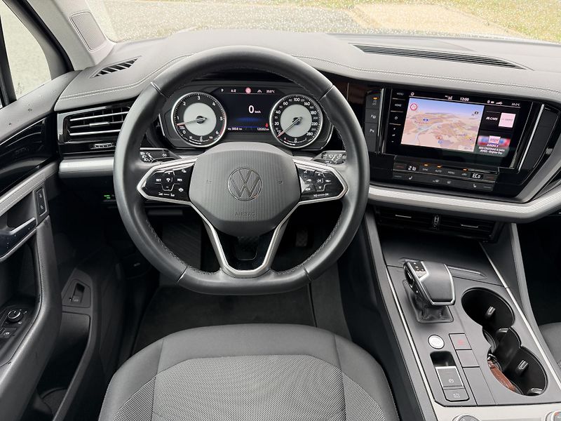 Volkswagen Touareg 3.0 TDI ČR DPH VZDUCH TAŽNÉ - fotka 13 z 36