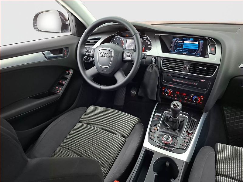 Audi A4 (2008) 2.0 TFSI, Navi, Xenony - fotka 7 z 20