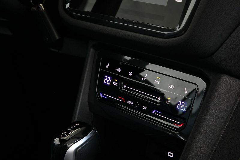 Volkswagen Tiguan Allspace 2.0TSI 140kW 4x4 DSG R-Line TZ - fotka 26 z 39