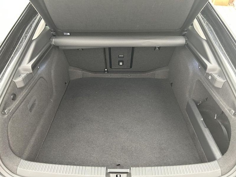 Škoda Superb 1.5 TSI Selection - fotka 22 z 28