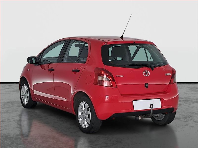 Toyota Yaris (2008) 1.3 - fotka 4 z 15
