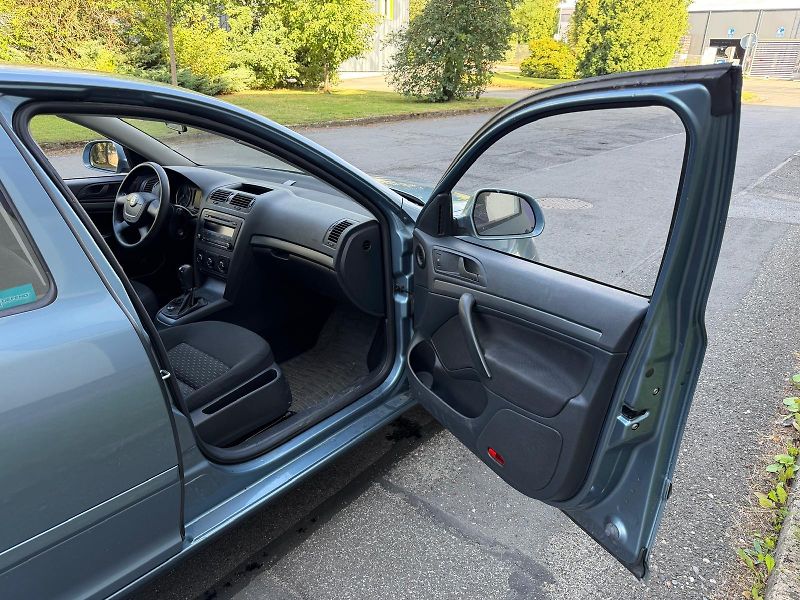 Škoda Octavia 1,9 TDI Ambiente /ČR/2.majitel - fotka 16 z 21