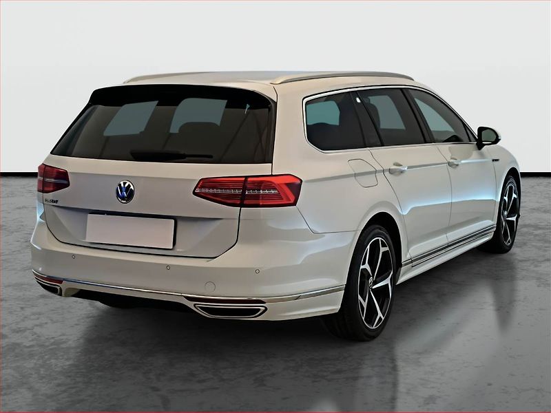 Volkswagen Passat (2018) R-Line 2.0 TDI, Automat, Kůže - fotka 5 z 20