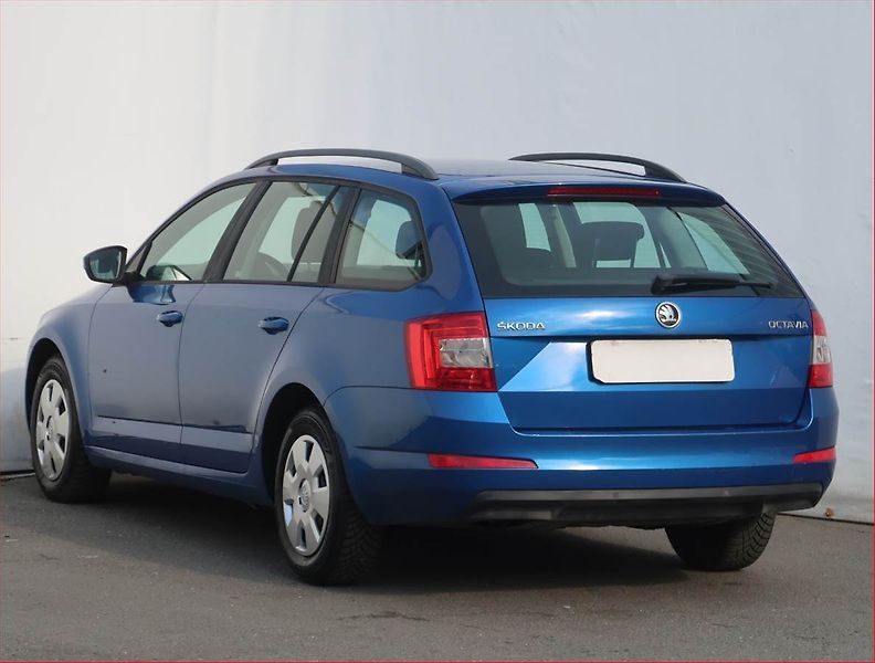 Škoda Octavia (2014) Ambition 1.6 TDI, Tempomat - fotka 4 z 16
