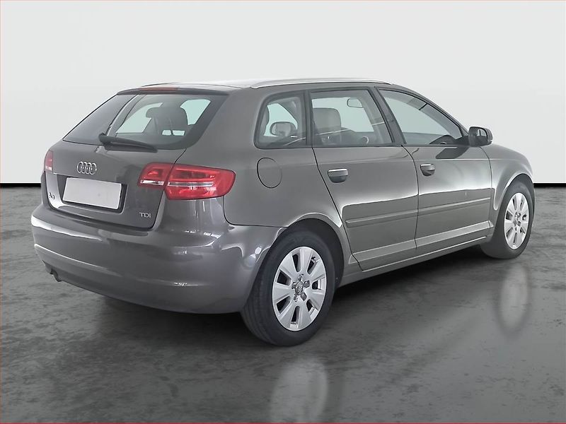 Audi A3 (2011) 1.6 TDI, Serv.kniha, Tempomat - fotka 5 z 17