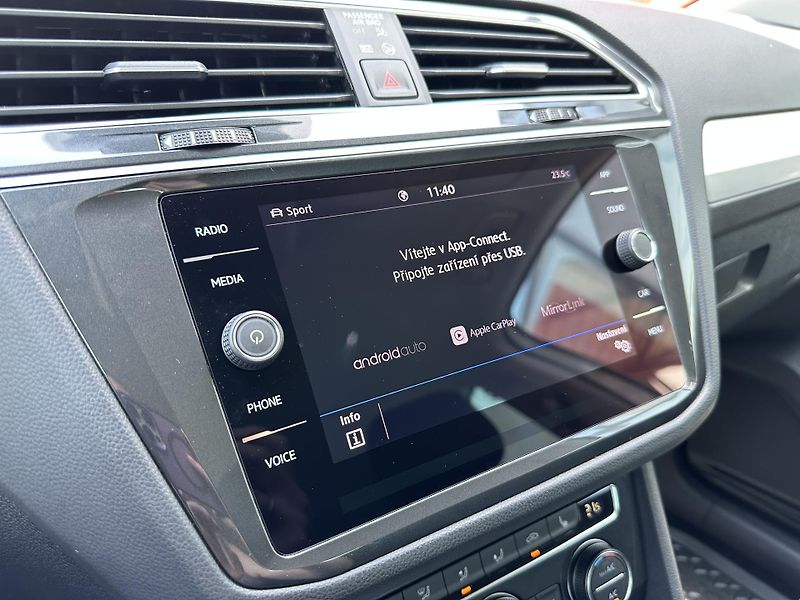 Volkswagen Tiguan 2.0 TSI DSG 4Motion - fotka 16 z 30