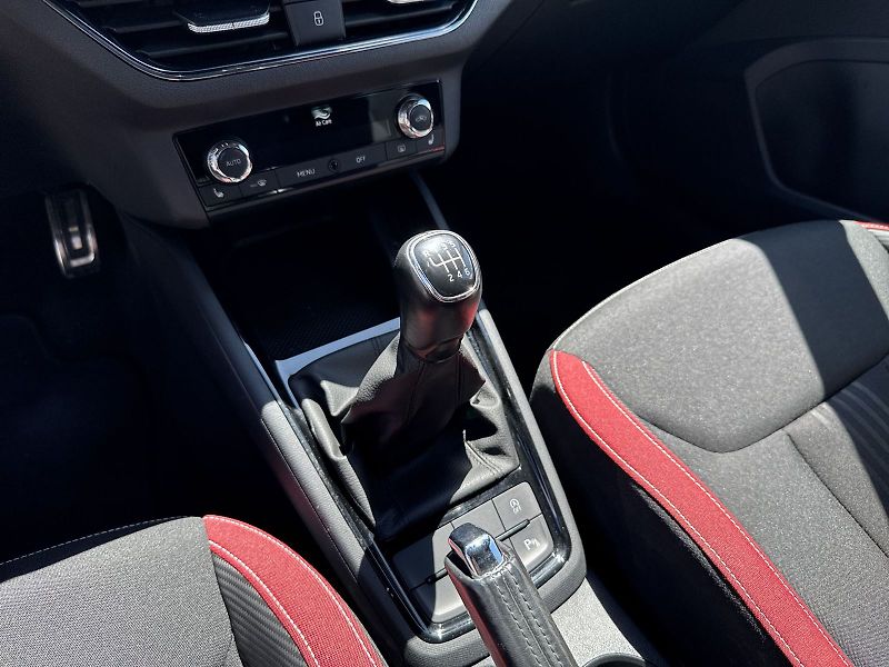 Škoda Kamiq (2022) 1.0 TSI Monte Carlo - fotka 23 z 32