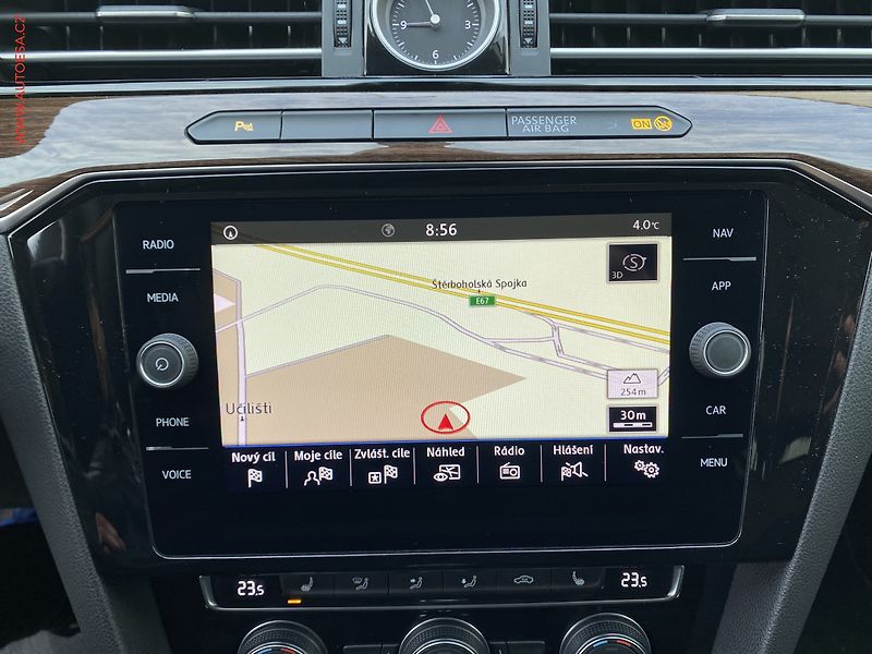 Volkswagen Passat (2019) 2.0 TDi, Highline, navi - fotka 19 z 19