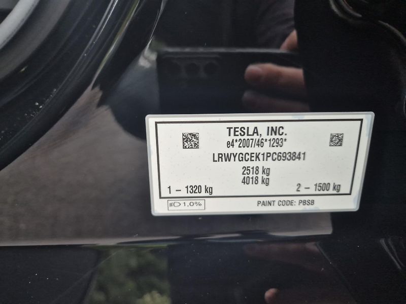 Tesla Model Y LONG RANGE DUAL MOTOR TZ 91,0% - fotka 49 z 50