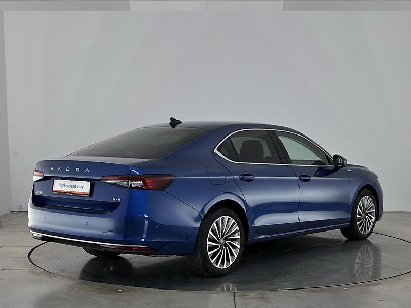 Škoda Superb Laurin & Klement - fotka 2 z 30