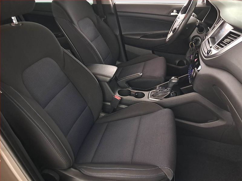 Hyundai Tucson (2016) 1.7 CRDi, Automat, Navi - fotka 9 z 20