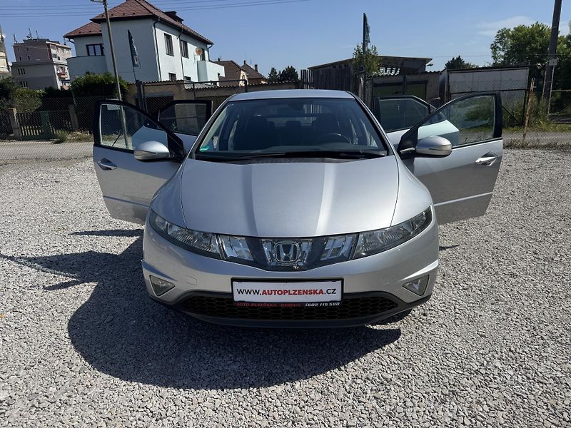 Honda Civic (2006) 1,4i-VTEC,SPORT,rezervace - fotka 8 z 36